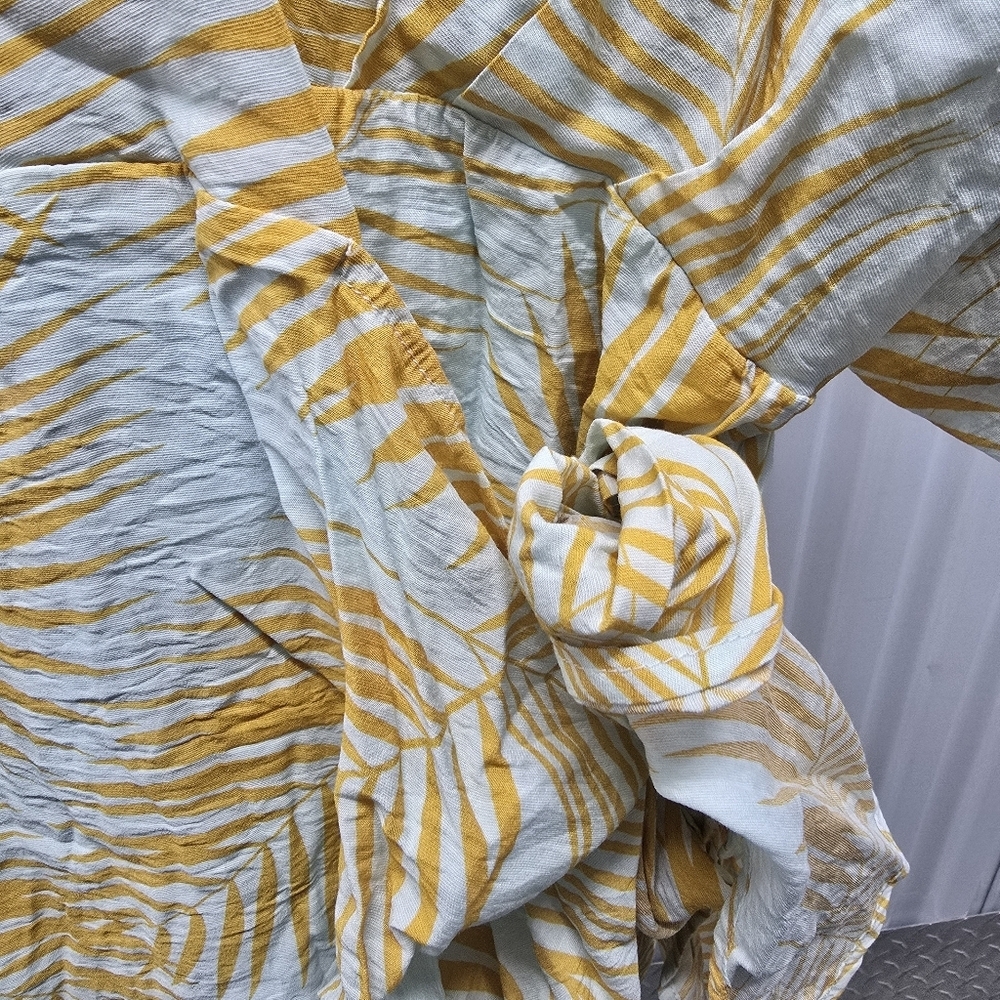 Lilyful Eleanor Wrap Dress - Picture 8 of 14